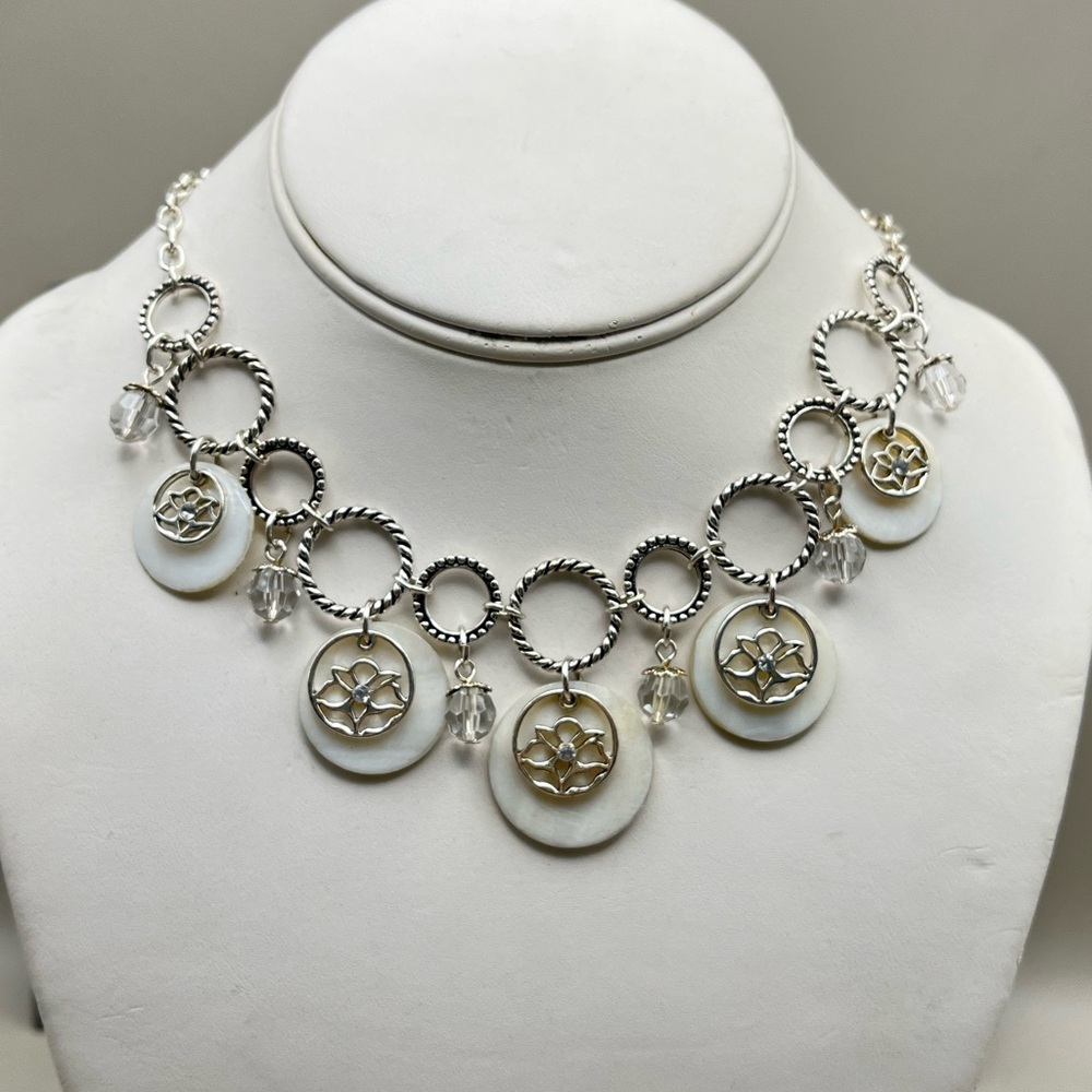 Elegant Silver and Gold Floral Necklace